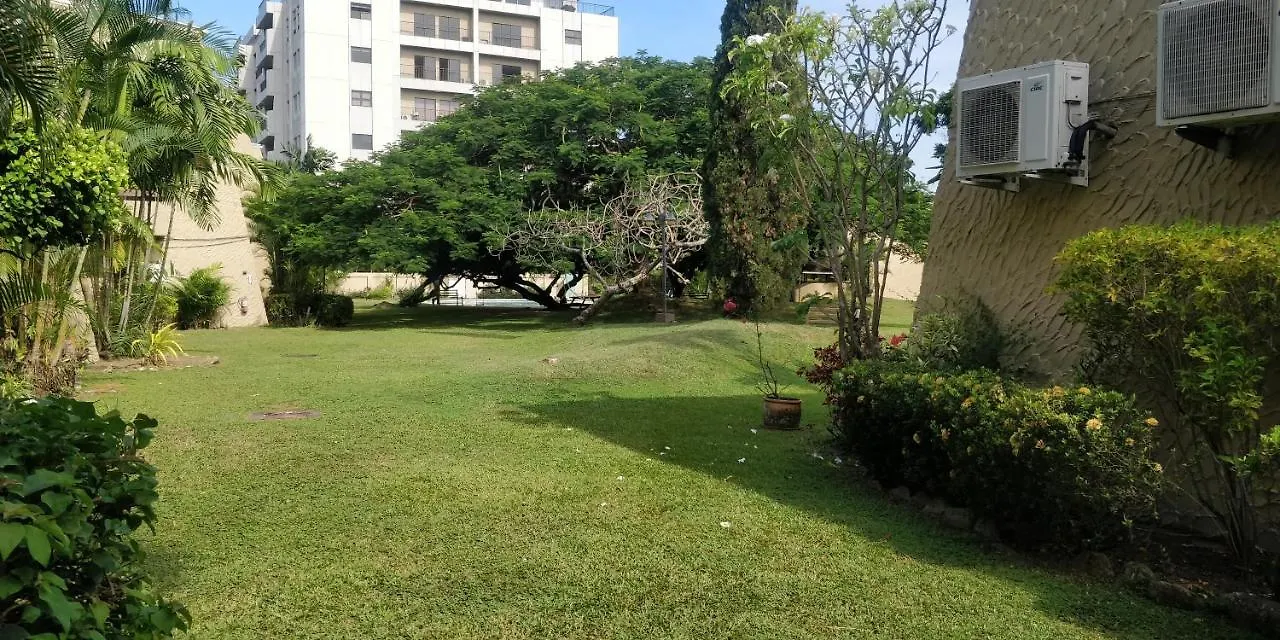Apartment 1Br, 24Hr Security - City Charm With Poolside Peace Port of Spain
