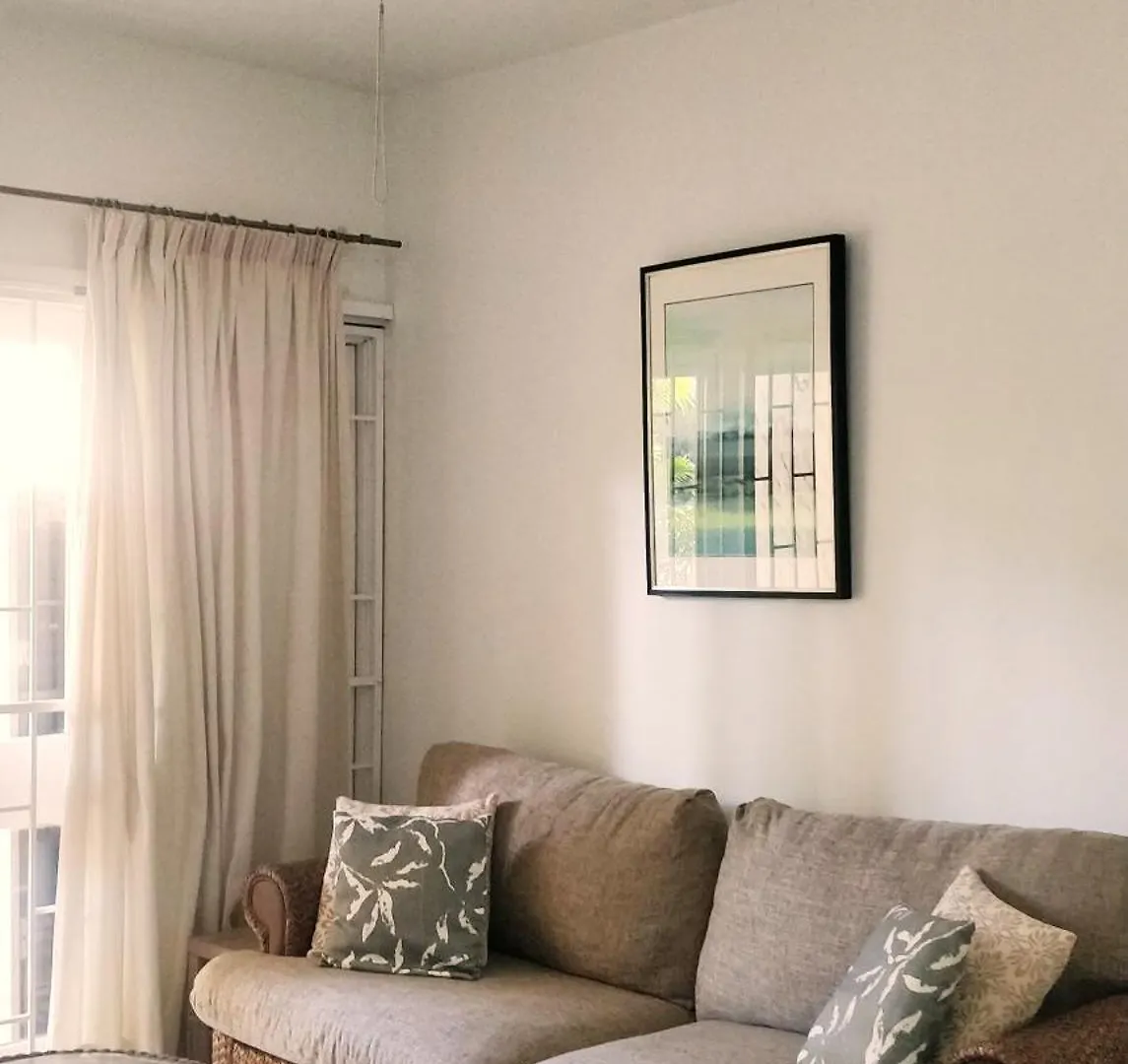 Apartment 1Br, 24Hr Security - City Charm With Poolside Peace Port of Spain